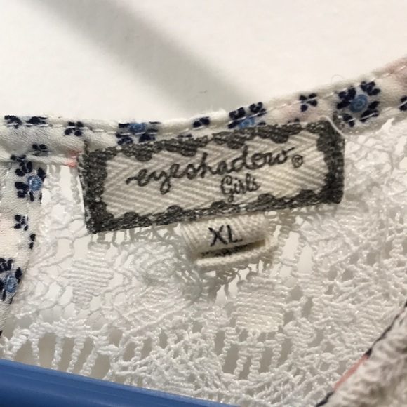 Flowy patterned top - Picture 3 of 3